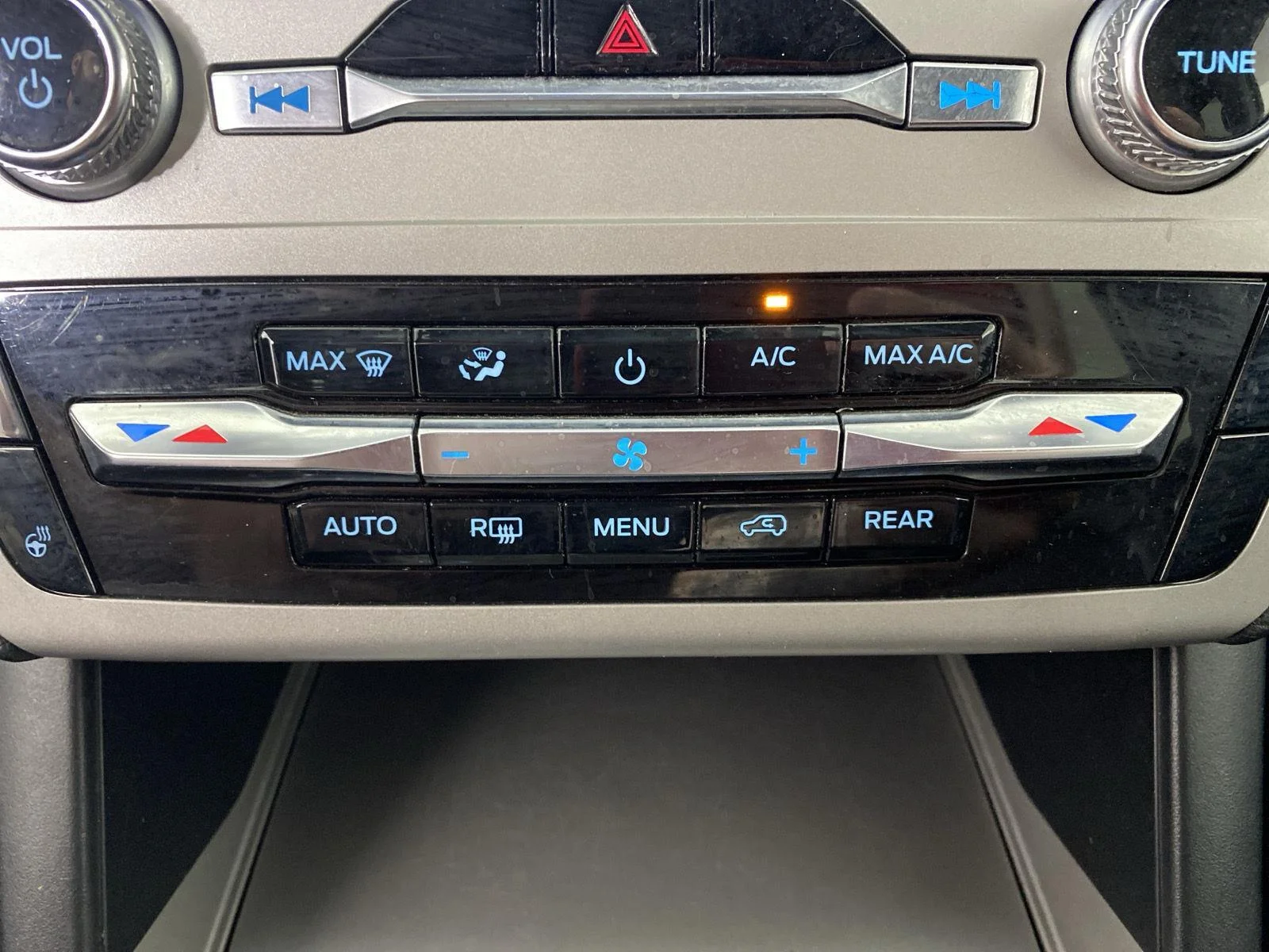 Used 2024 Agate Black Ford XLT image 21