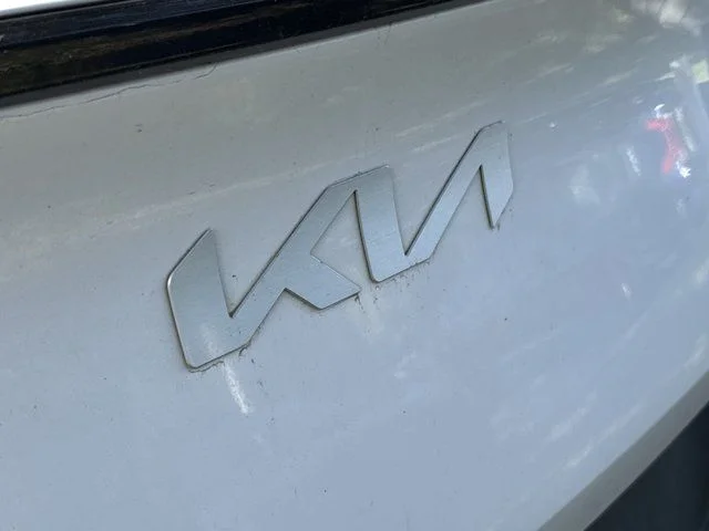 Used 2023 White Kia EX image 9