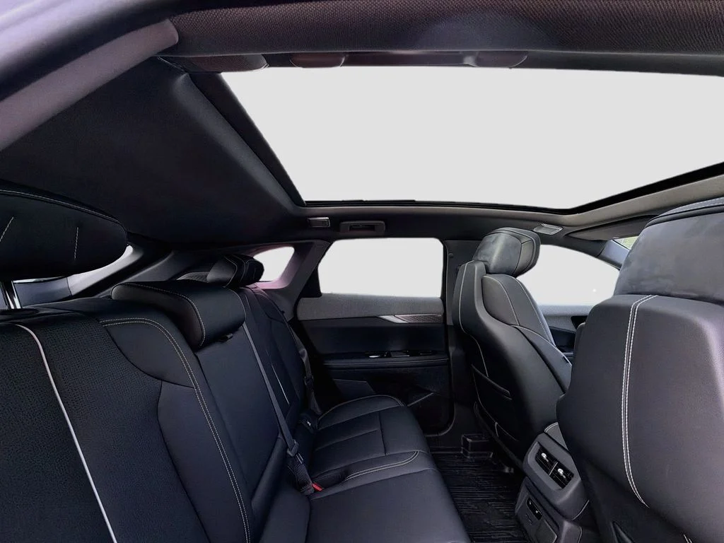 Used 2025 Red Cadillac Sport 2 image 31