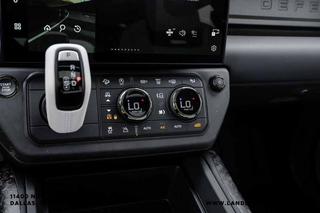New 2026 Borasco Grey Metallic Land Rover OCTA image 28