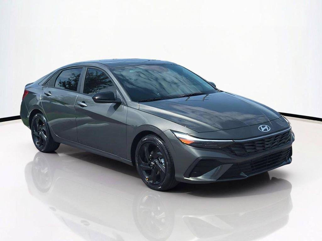 New 2026 Gray Hyundai SEL Sport Plus image 2