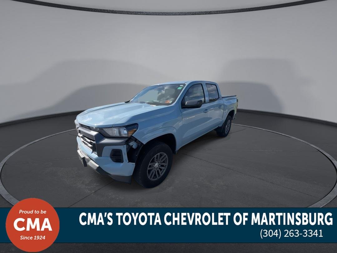 Used 2025 Snowdrift Metallic Chevrolet 4WD LT image 4