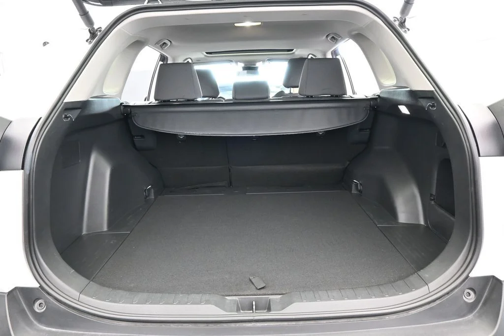 Used 2025 Ice Toyota XLE image 31
