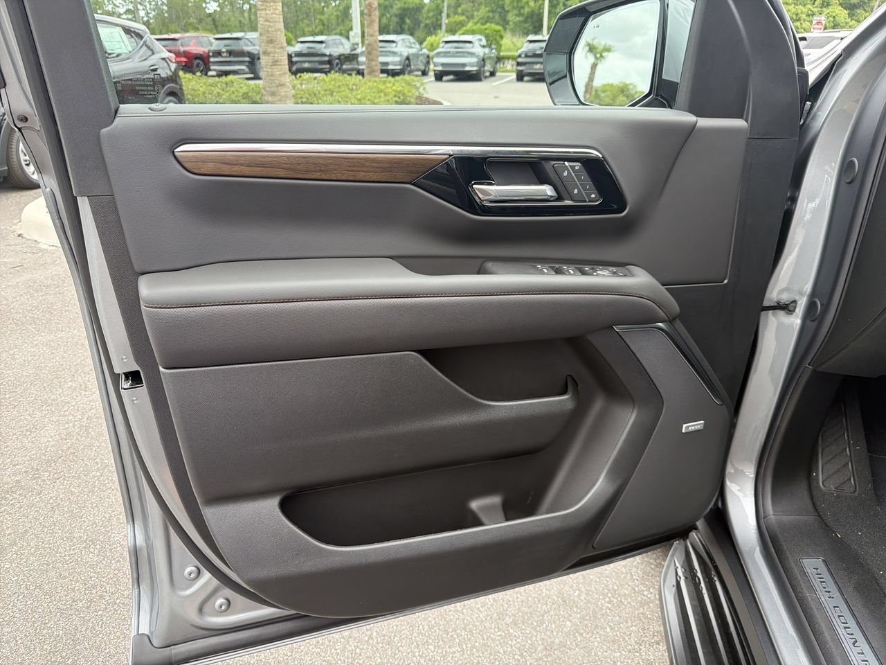 2026 Chevrolet Suburban High Country - Photo 21