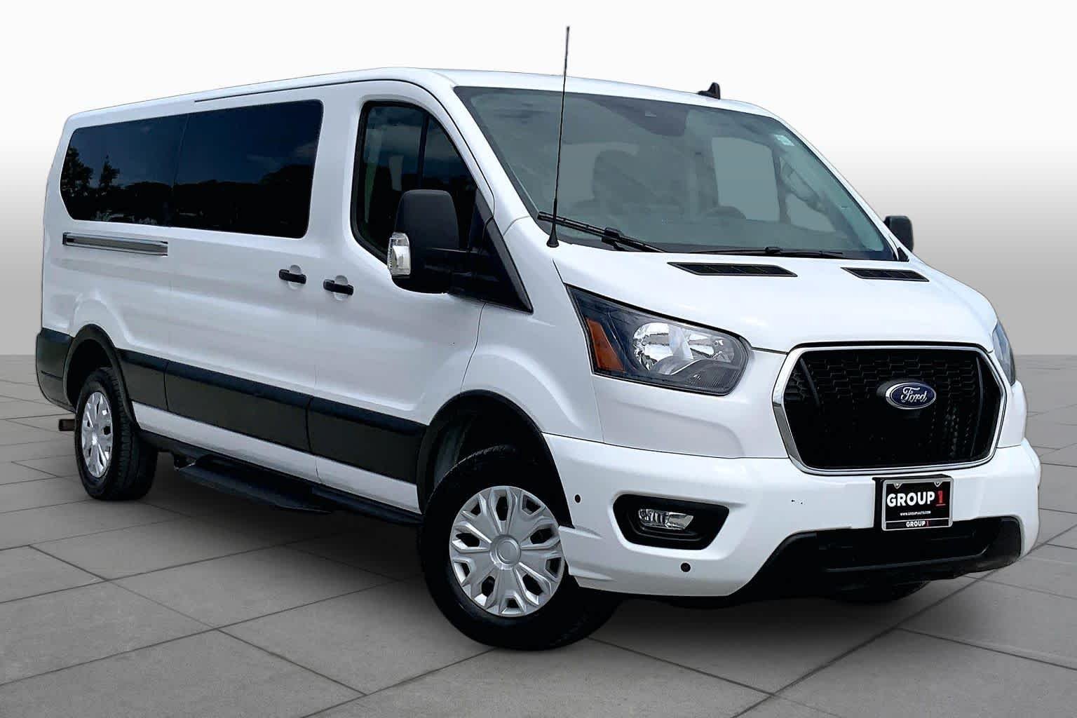 Used 2025 Oxford White Ford XLT image 3