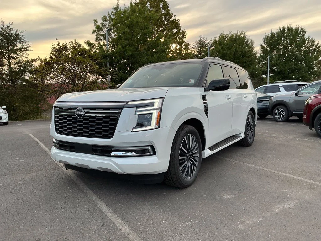 New 2026 Everest White TriCoat / Super Black Two-tone Nissan Platinum Reserve image 2
