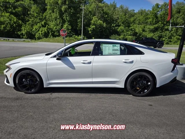 New 2026 White Kia GT-Line image 4