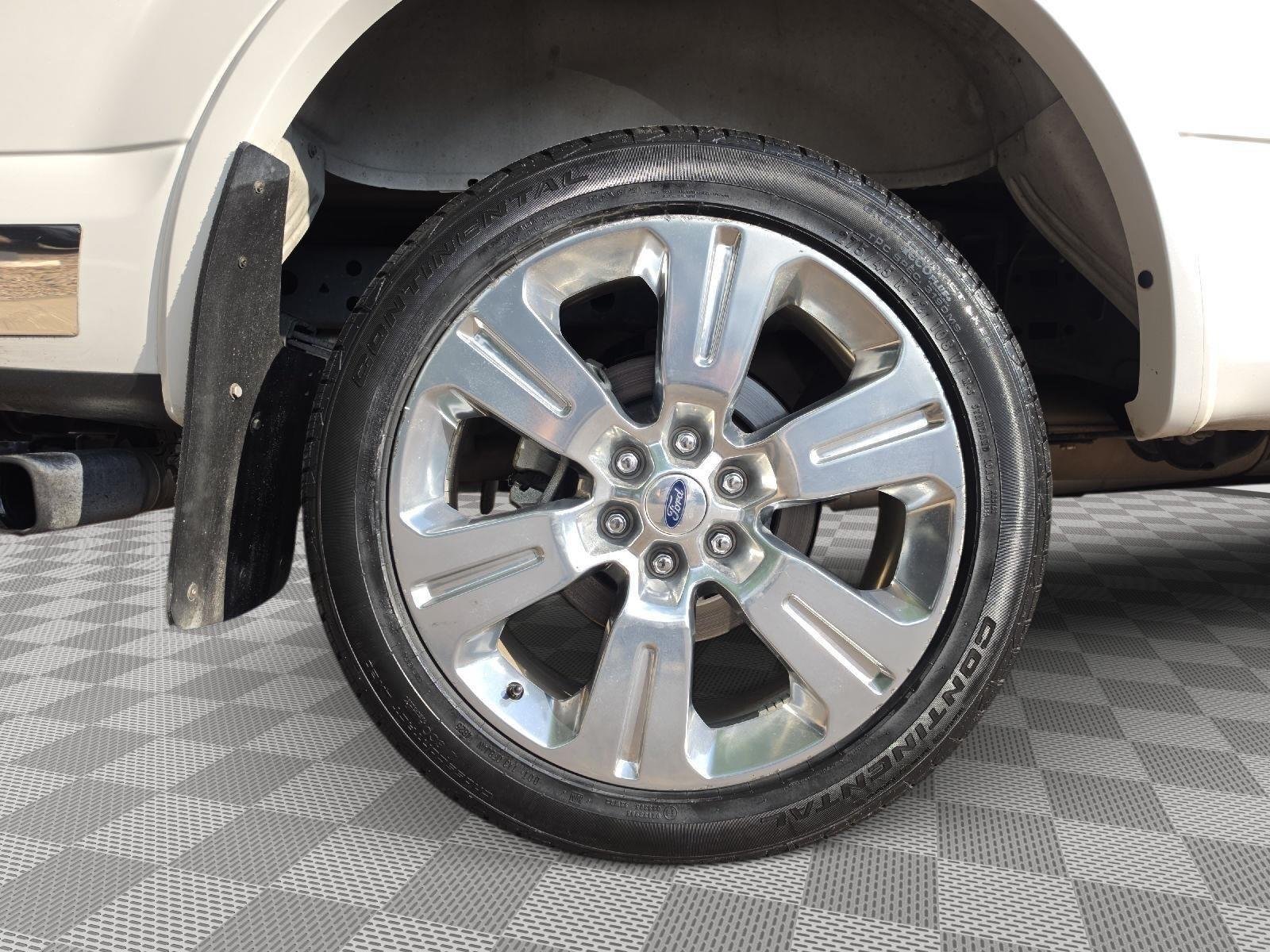 Used 2016 White Platinum Metallic Tri-Coat Ford Limited image 11