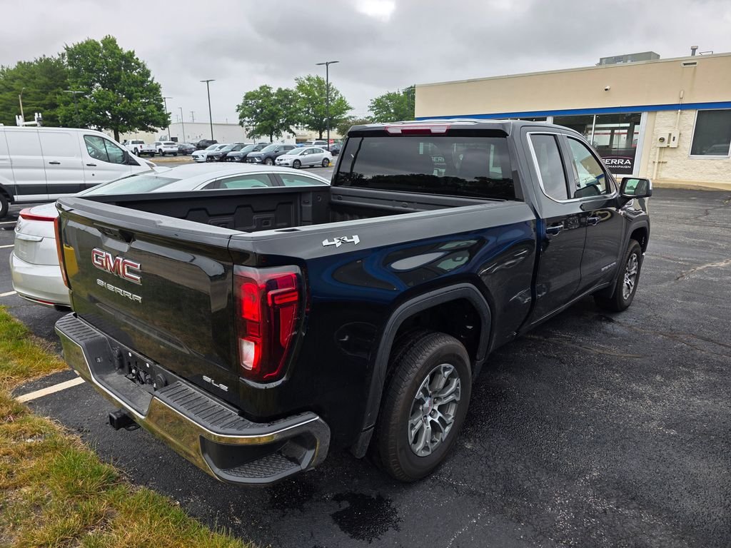 Used 2026 Onyx Black GMC SLE image 4