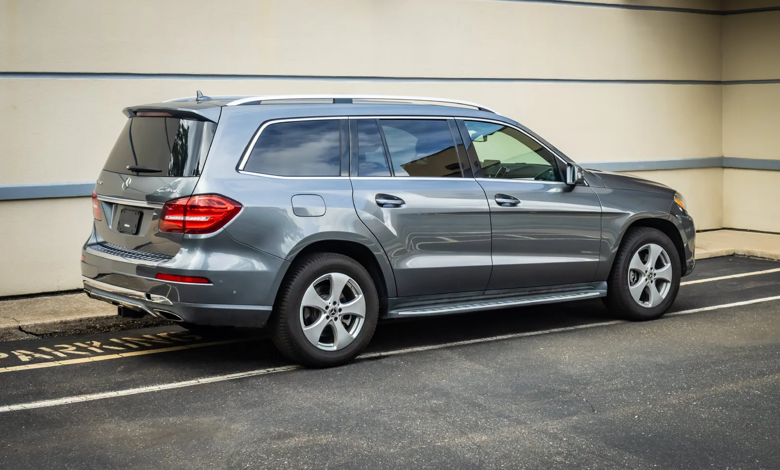 Used 2019 Gray Mercedes-Benz GLS 450 image 8