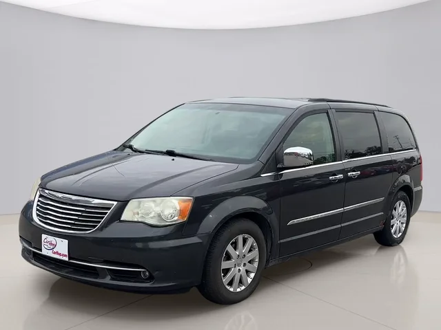 2011 Chrysler Town & Country TOURING