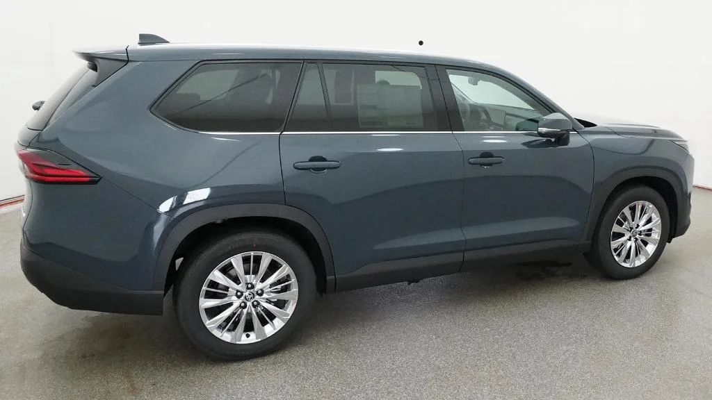 New 2026 Storm Cloud Toyota Platinum image 41