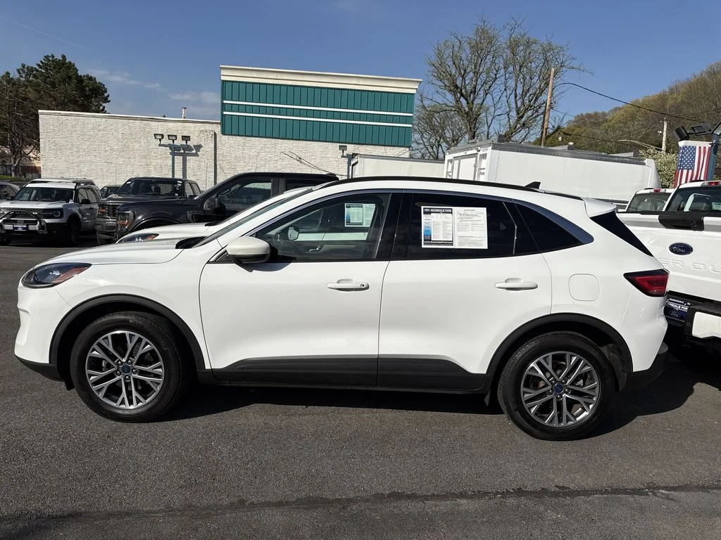 Used 2022 Oxford White Ford SEL image 4