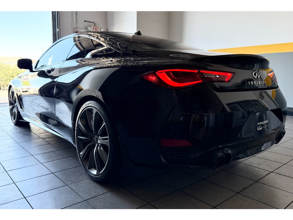Used 2018 Black Obsidian INFINITI RED SPORT 400 image 11