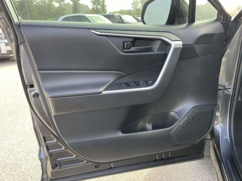 Used 2022 Magnetic Gray Metallic Toyota LE image 6