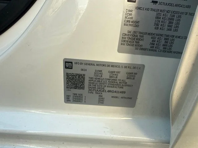 Used 2024 White GMC Denali image 12