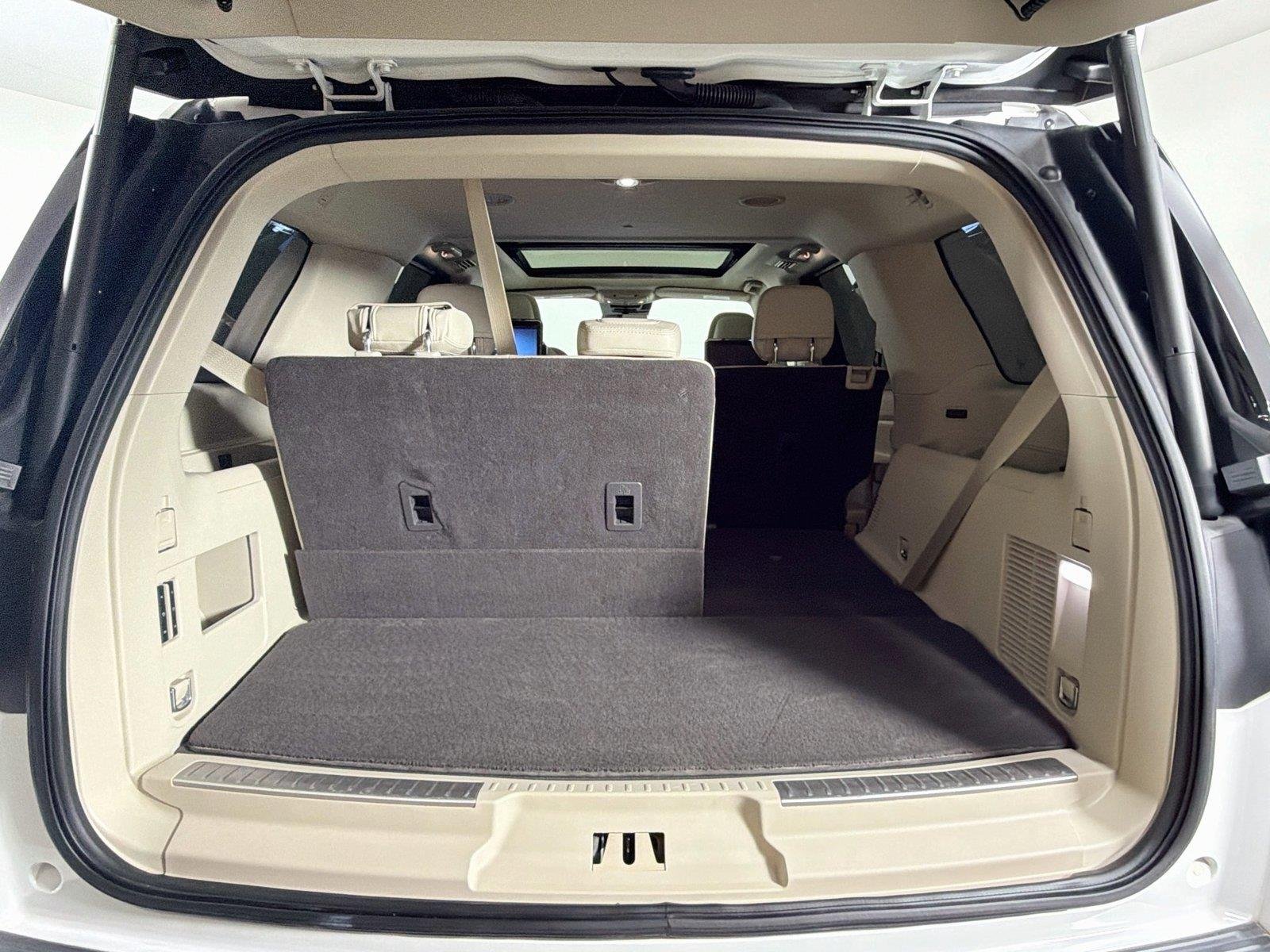 Used 2020 Pristine White Lincoln Reserve image 28