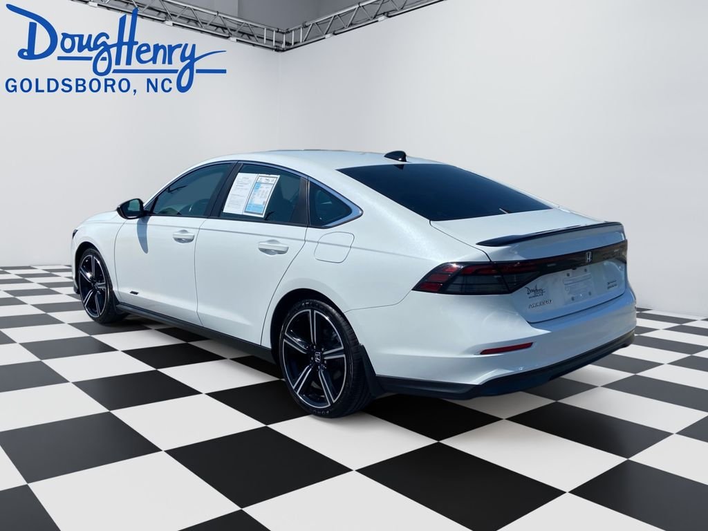 Used 2023  Honda Sport image 3