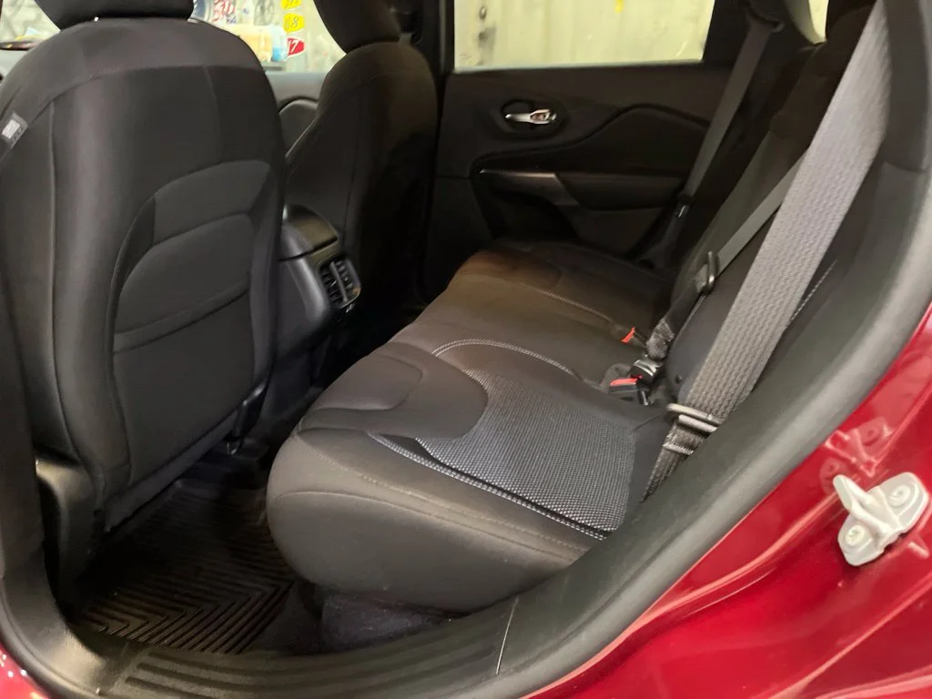 Used 2019 Red Jeep Latitude image 19