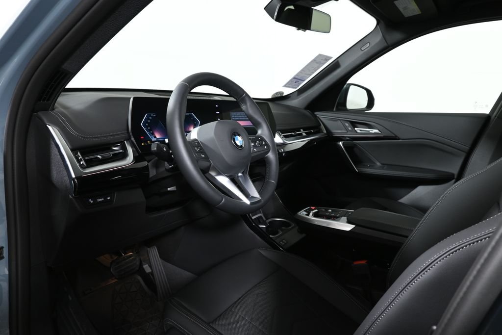 New 2026 Green Metallic BMW xDrive28i image 15