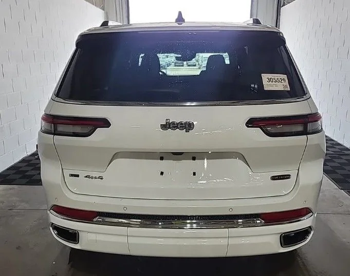 Used 2023 White Jeep Overland image 4