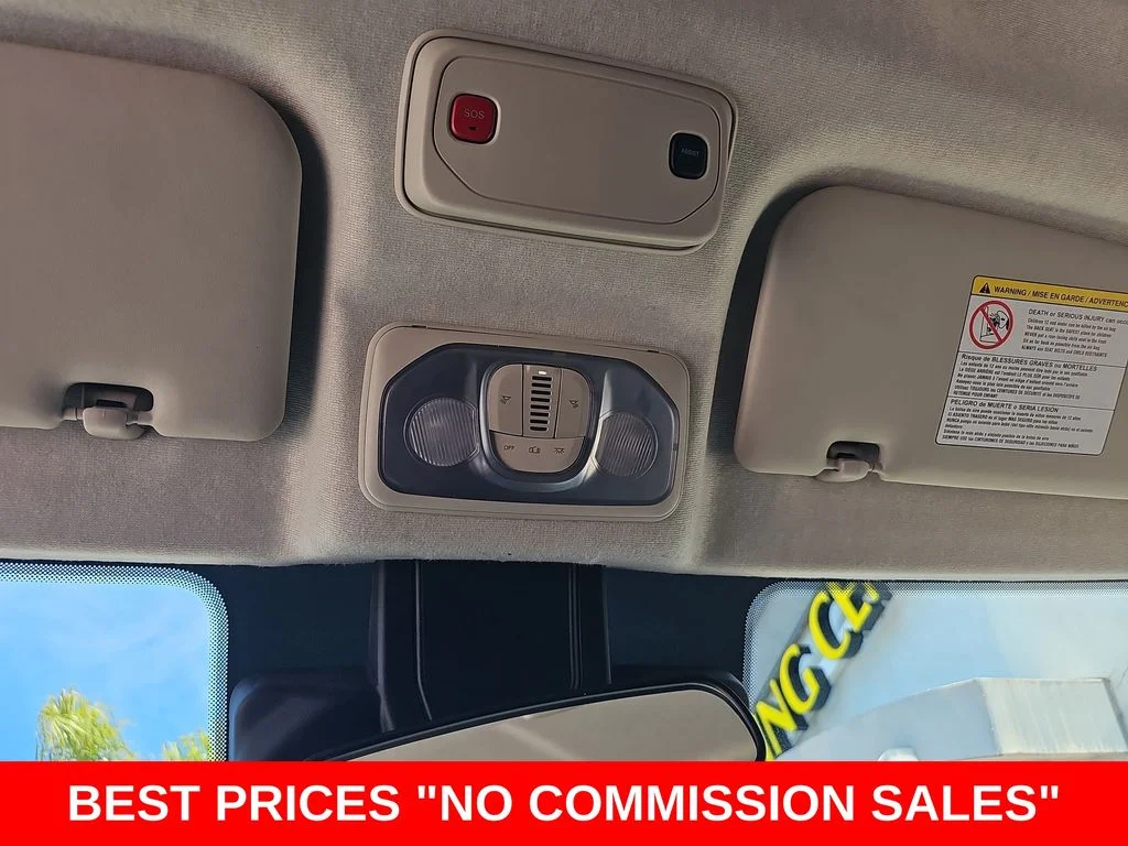 Used 2025 White Ram Base image 30