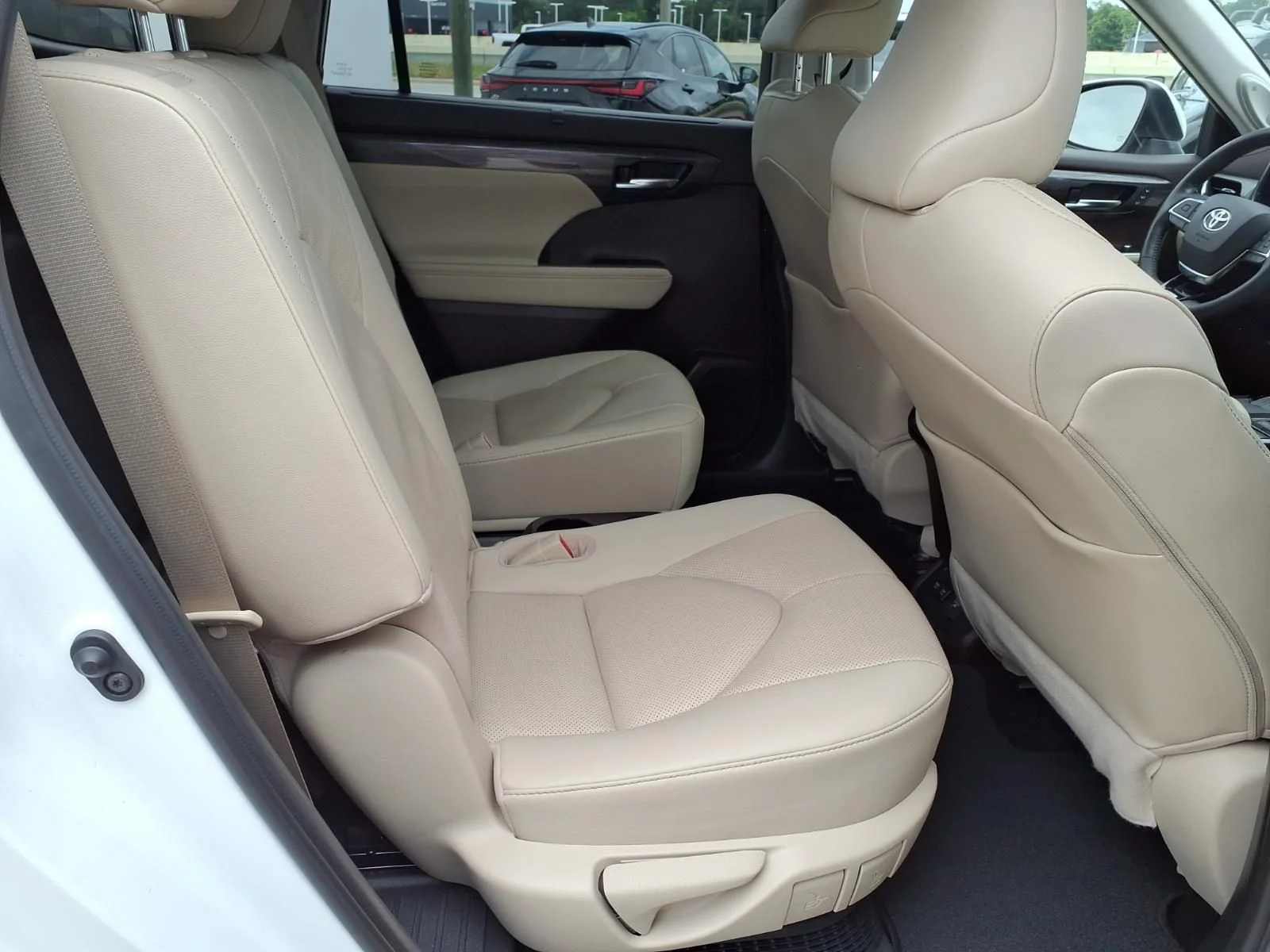 Used 2021 White Toyota Platinum image 20