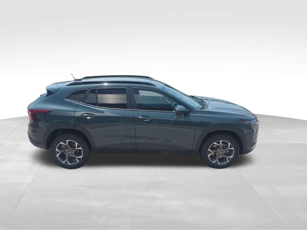 Used 2025 Gray Chevrolet LT image 7