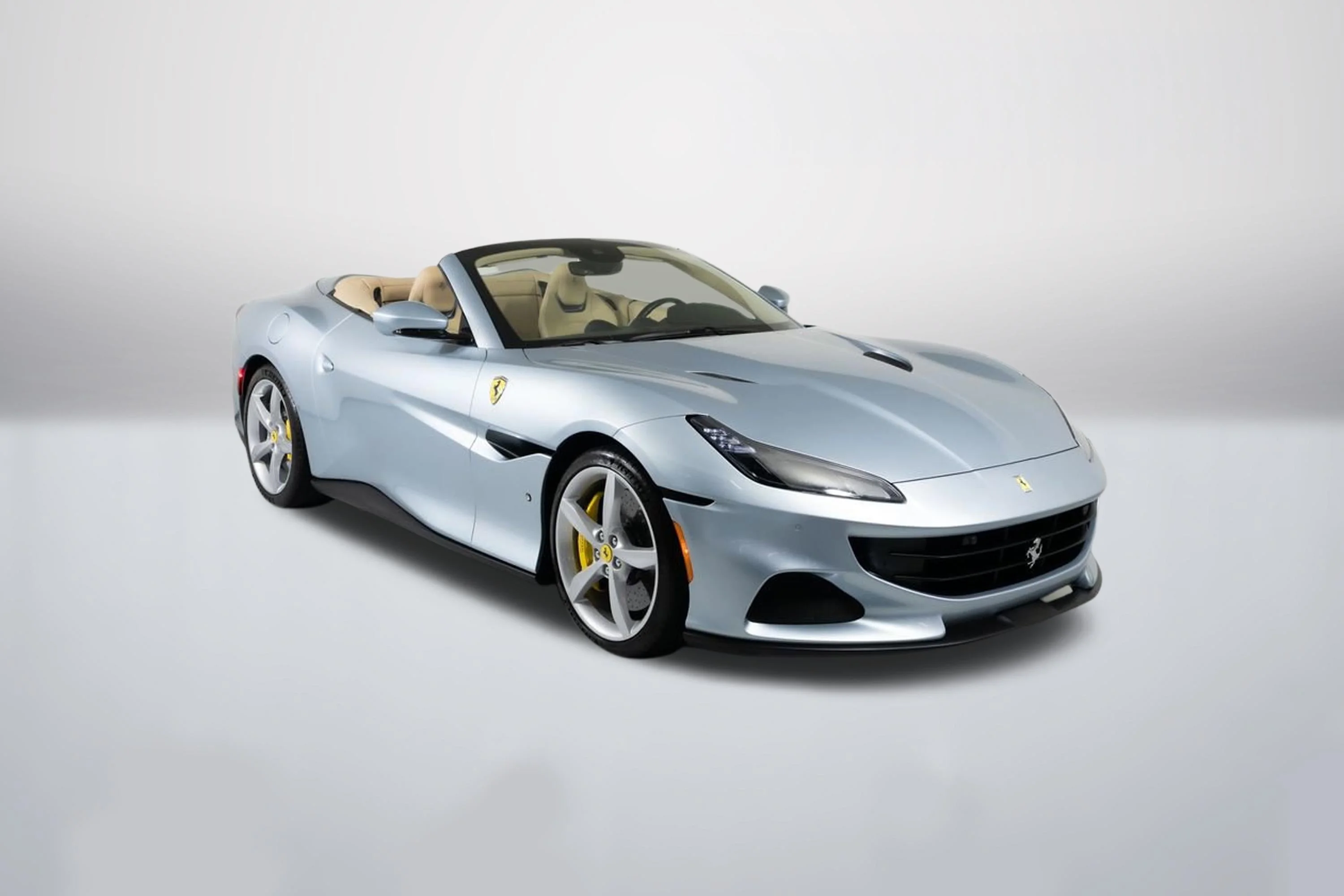 Used 2022 Grigio Alloy Ferrari Base image 1