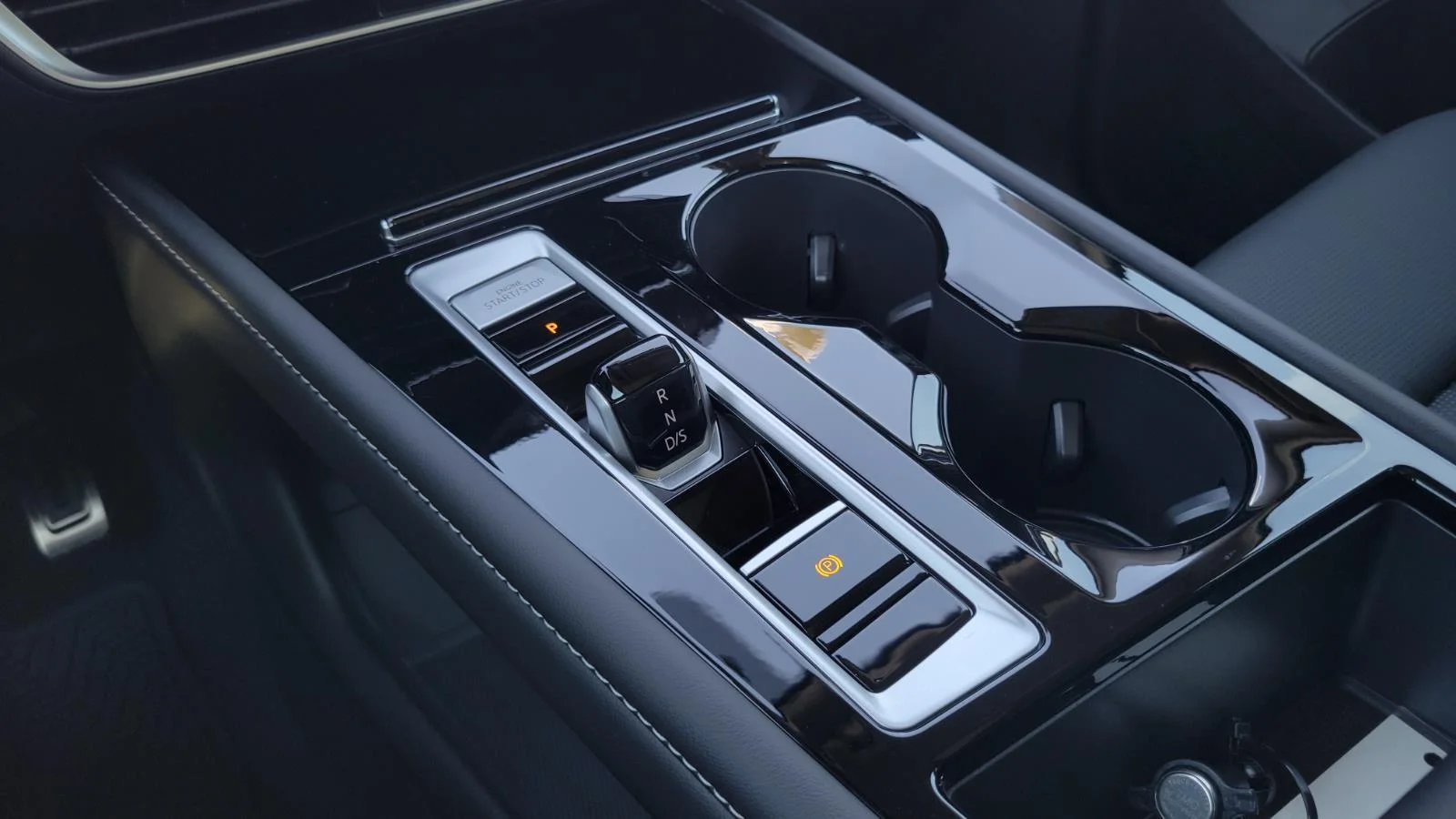 2026 Volkswagen Atlas SEL Premium R-Line - Photo 33