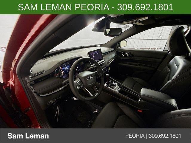 New 2026 Red Hot Pearlcoat Jeep Latitude image 9
