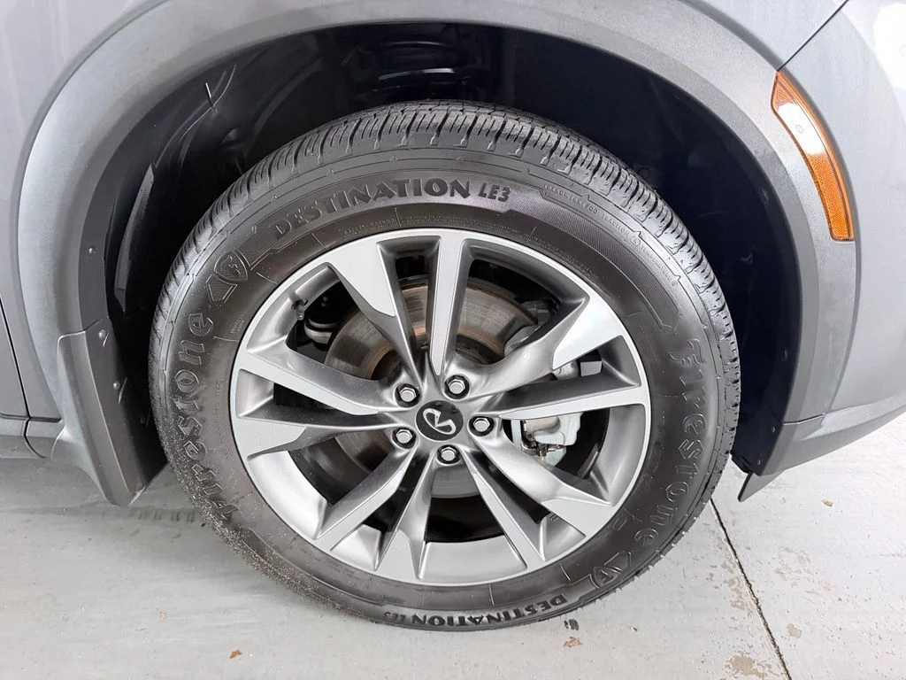 Certified Used 2023 Gray INFINITI LUXE image 4