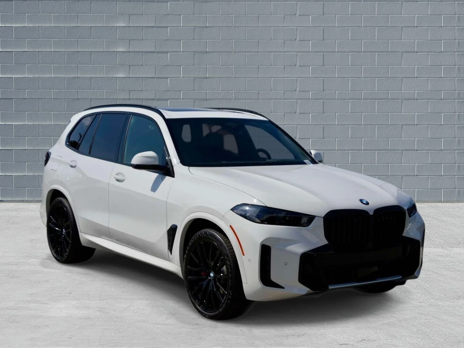 New 2026 Alpine White BMW sDrive40i image 1