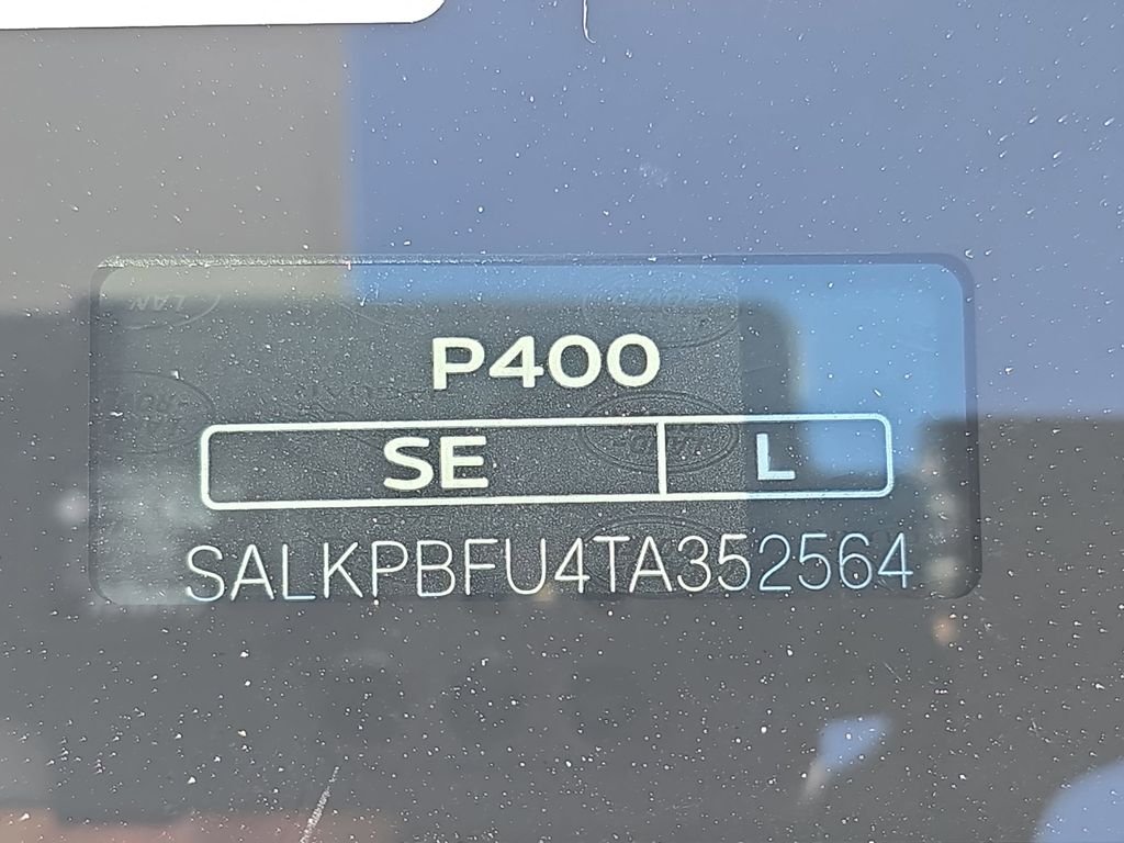 New 2026 Fuji White Land Rover SE LWB image 38