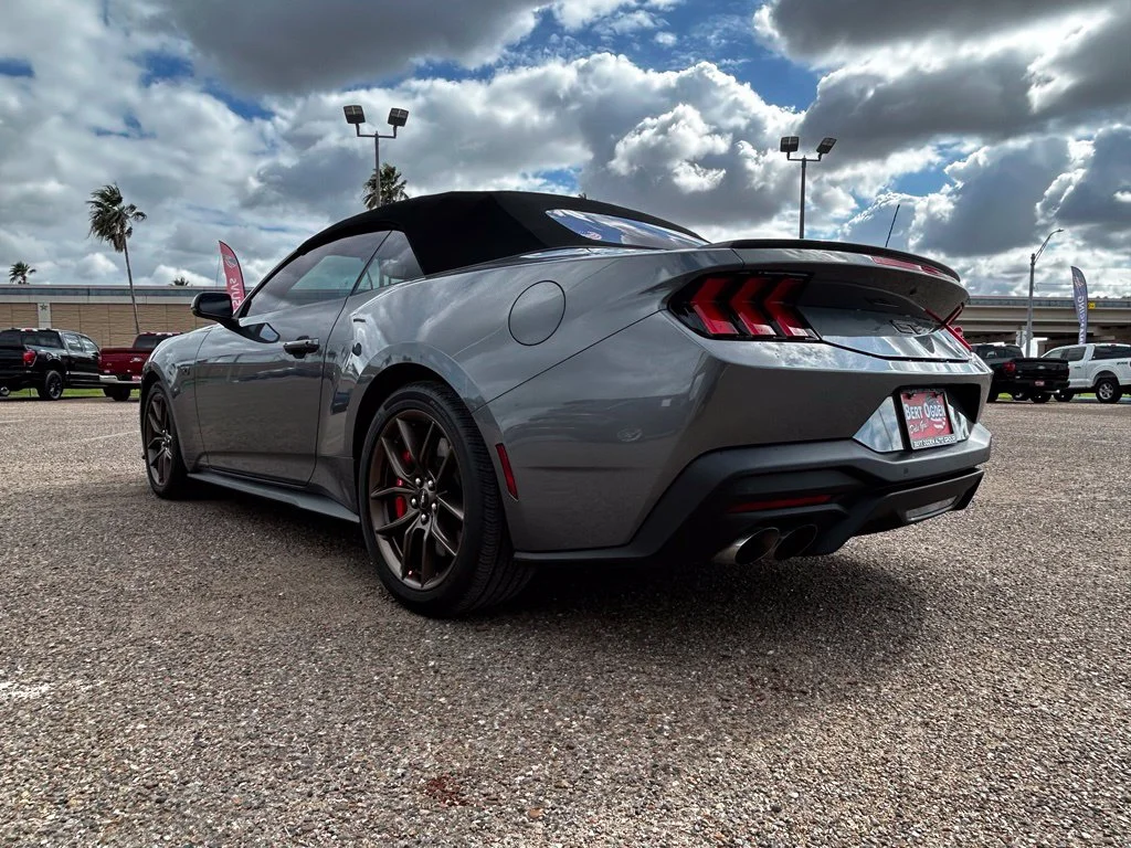 Used 2025 Gray Ford GT Premium image 5