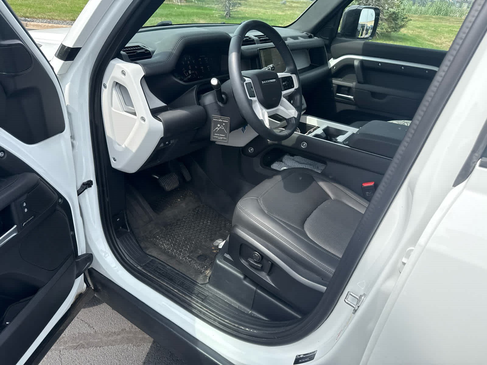 Used 2025 White Land Rover S image 14