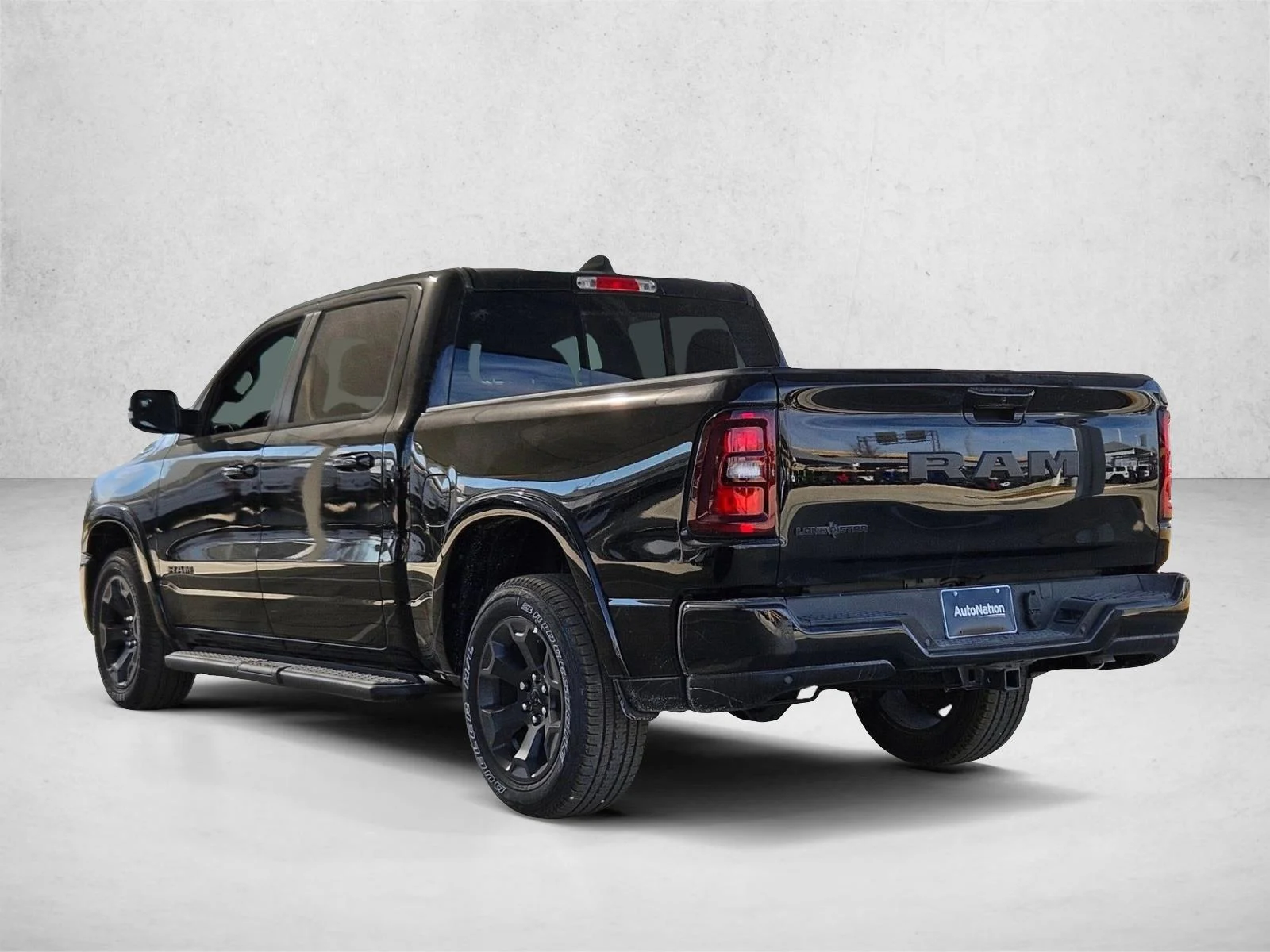 New 2026 Diamond Black Crystal Pearl-Coat Exterior Paint RAM Lone Star image 9