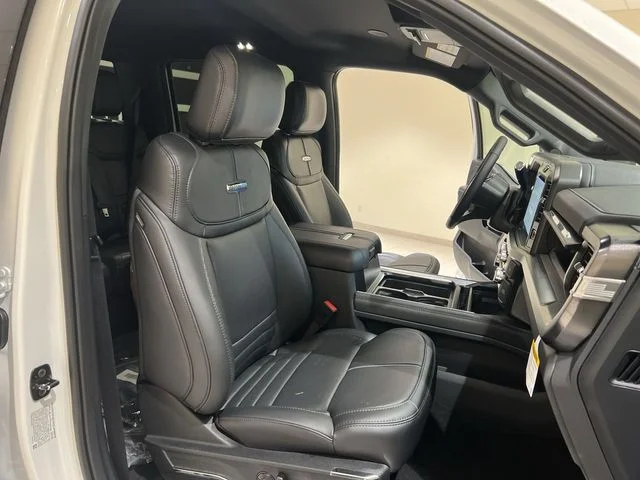 New 2027 Star White Metallic Tri-Coat Ford F-550® Platinum image 23