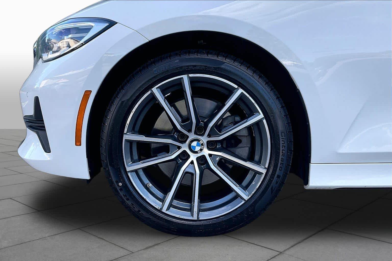 Used 2019 Alpine White BMW 330i xDrive image 10