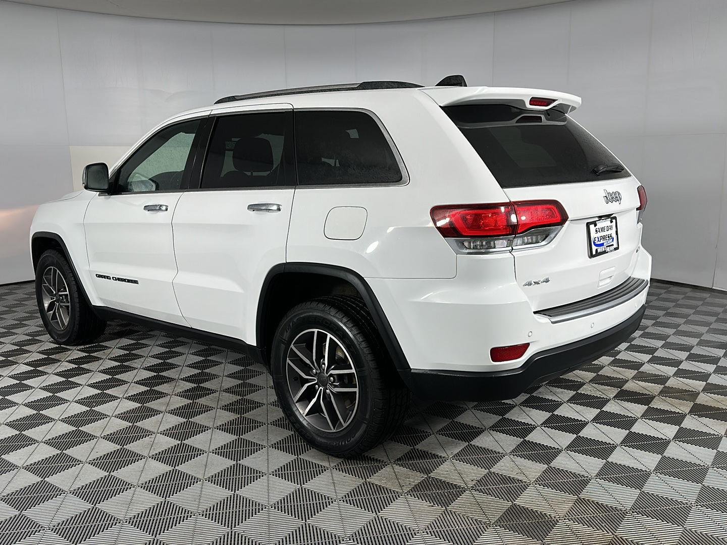 Used 2020 Bright White Clearcoat Jeep Limited image 5
