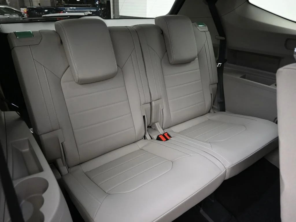 New 2026 Opal White Pearl Volkswagen 2.0T SEL image 9