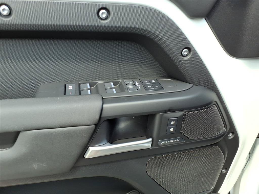 Certified Used 2026 Fuji White Land Rover S image 13