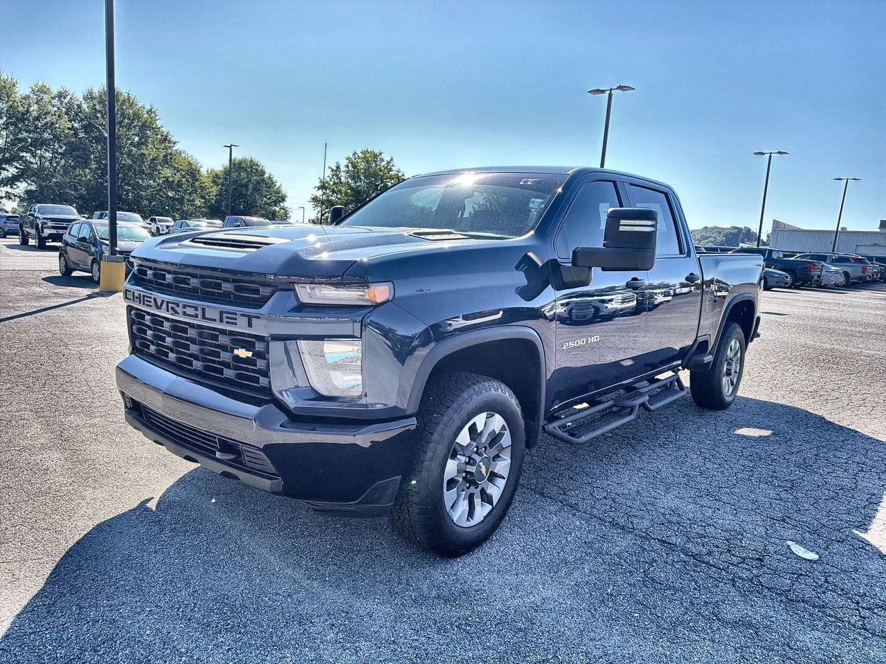 Used 2022 Northsky Blue Metallic Chevrolet Custom image 4