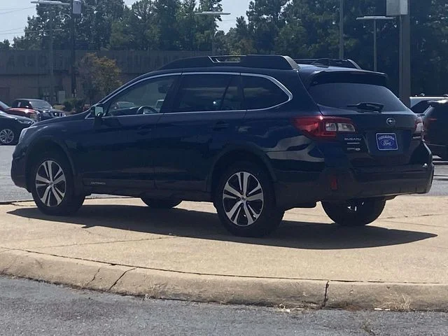 Used 2018 Blue Subaru 2.5i image 5