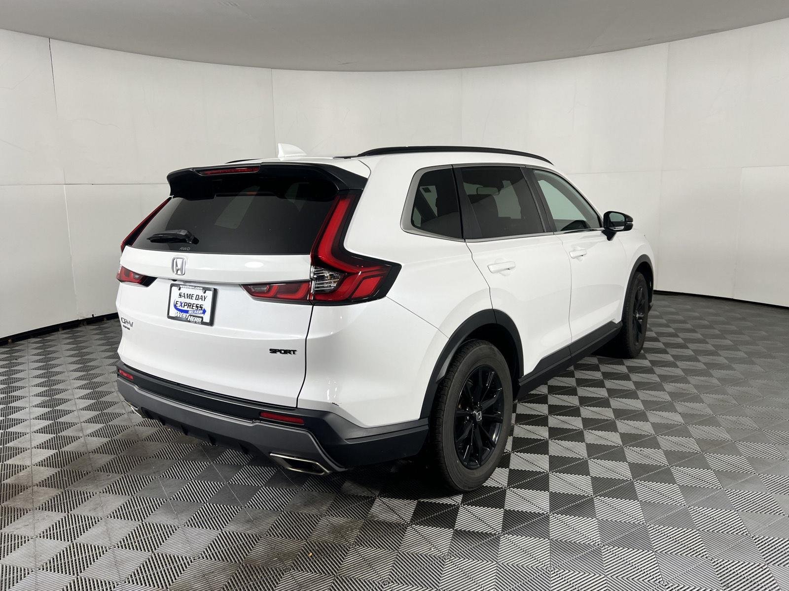 Used 2024 Platinum White Pearl Honda Sport image 10