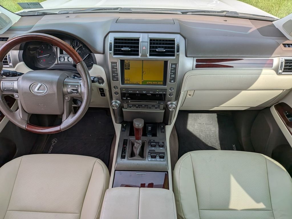 Used 2010 White Lexus 460 Premium image 29