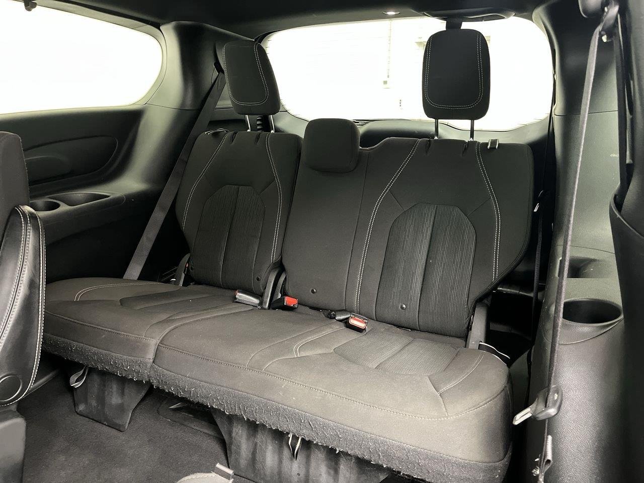 Used 2018 Brilliant Black Crystal Pearlcoat Chrysler Touring Plus image 13