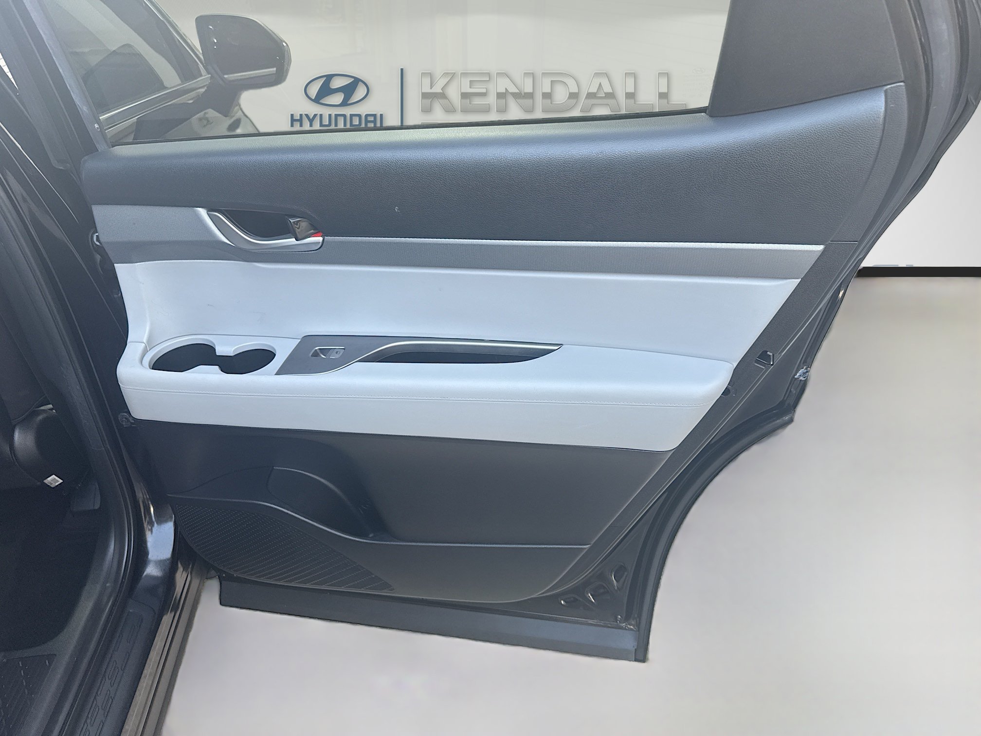 Used 2022 Abyss Black Pearl Hyundai SE image 28
