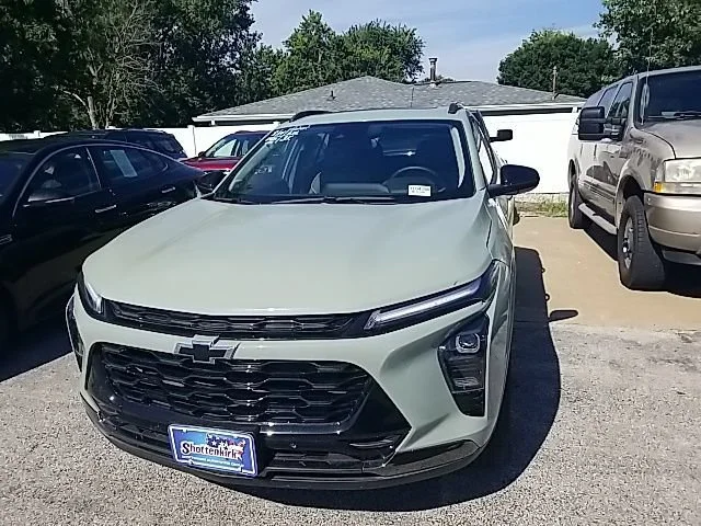Used 2026 Cacti Green Chevrolet ACTIV image 10