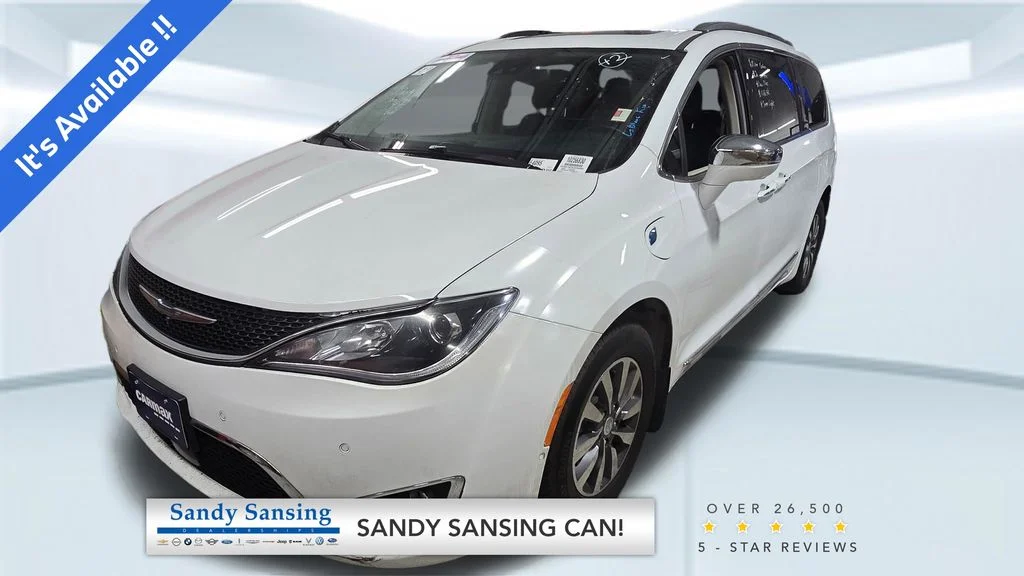 Used 2020 White Chrysler Limited image 1